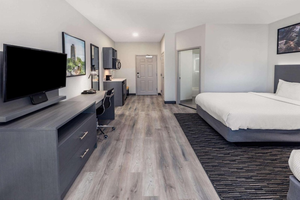 La Quinta Inn & Suites by Wyndham Ardmore Image 14