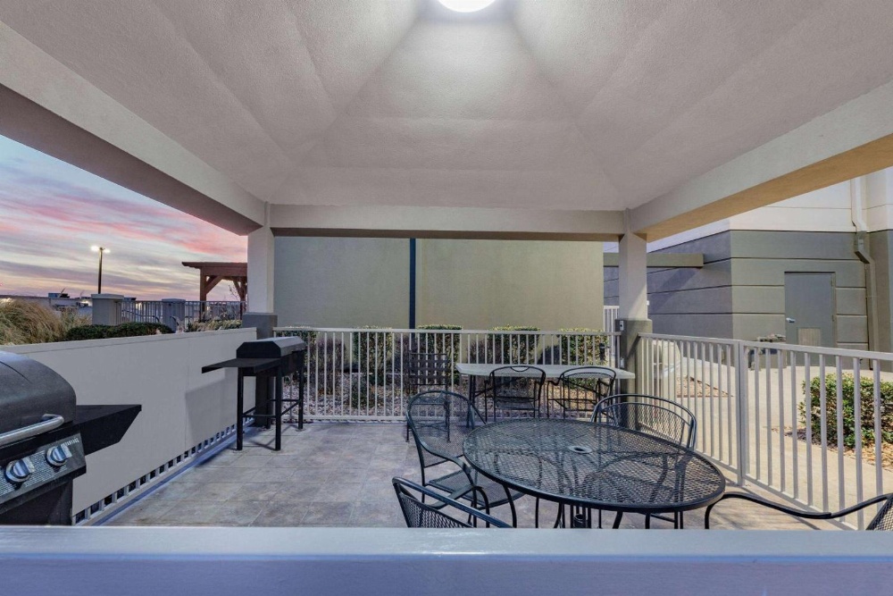 La Quinta Inn & Suites by Wyndham Ardmore Image 34
