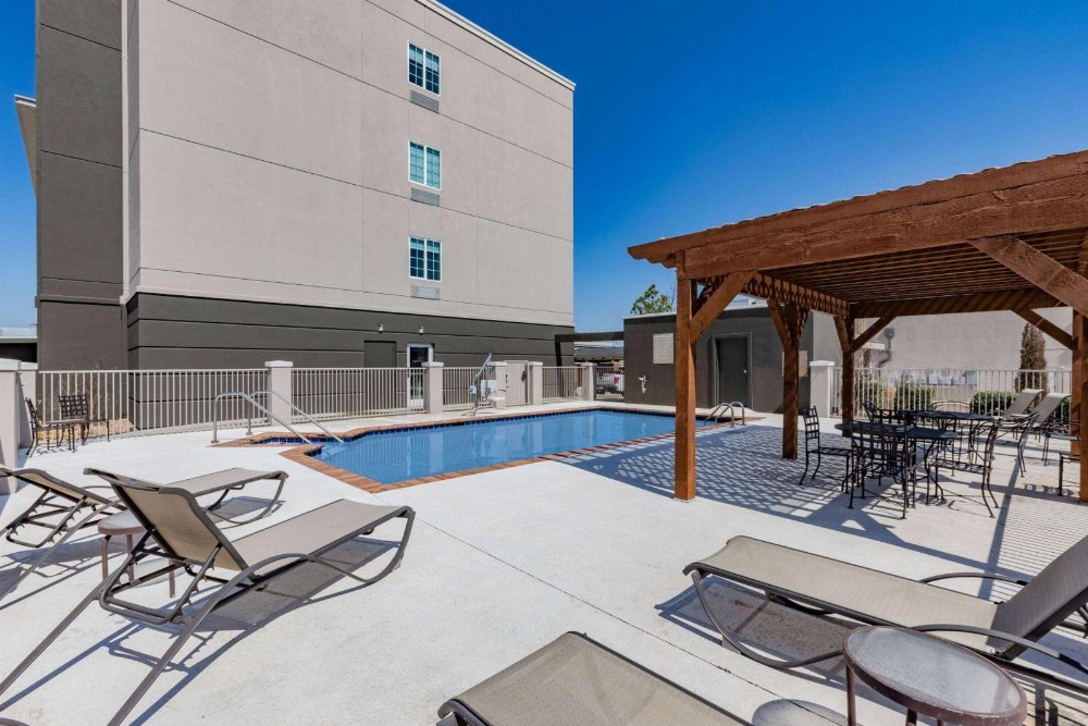 La Quinta Inn & Suites by Wyndham Ardmore Image 7